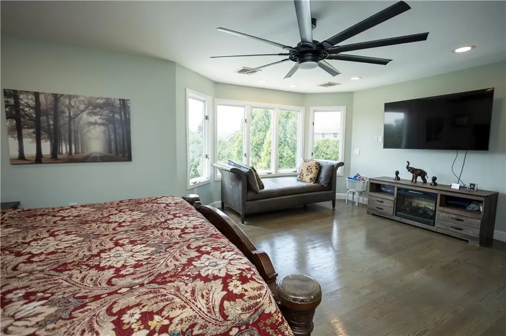 9 Katelan Court Cranston RI 02921