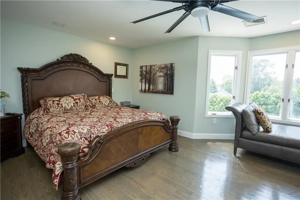 9 Katelan Court Cranston RI 02921