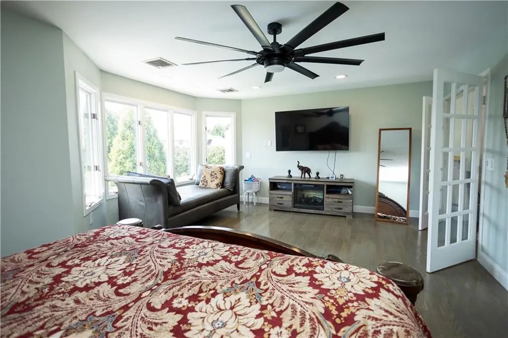9 Katelan Court Cranston RI 02921