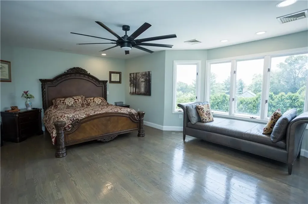 9 Katelan Court Cranston RI 02921
