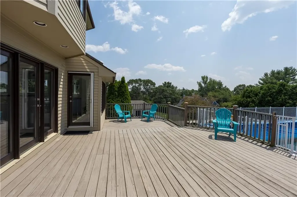 9 Katelan Court Cranston RI 02921