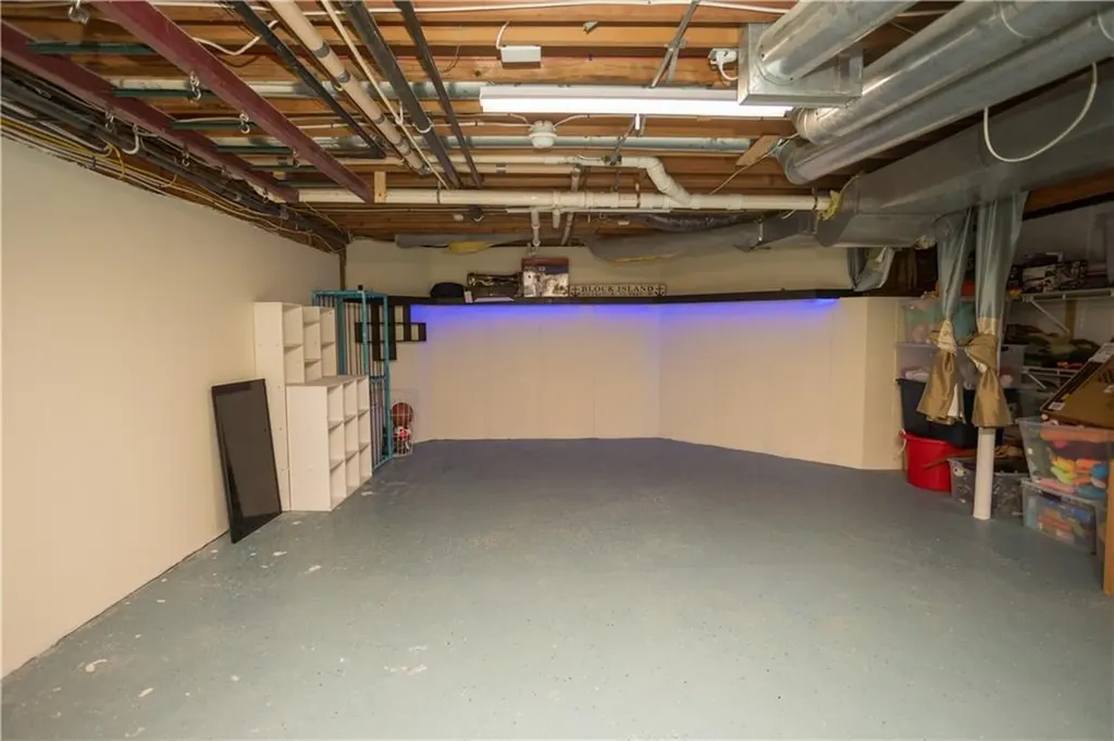 9 Katelan Court Cranston RI 02921