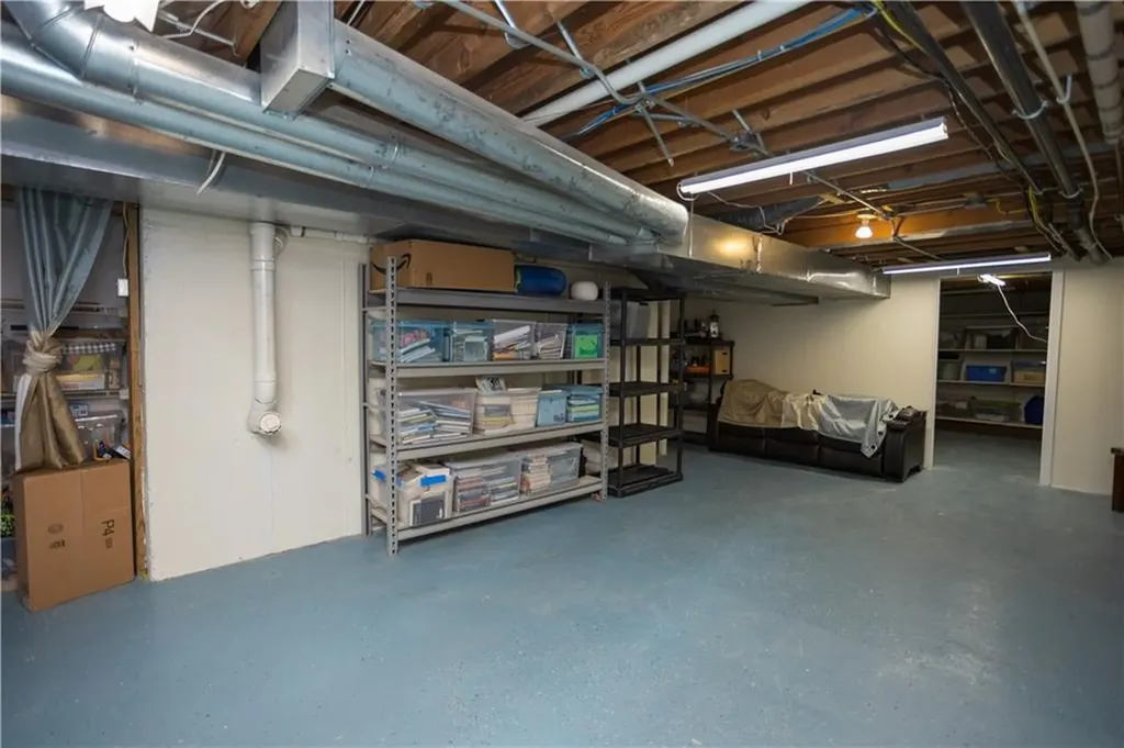 9 Katelan Court Cranston RI 02921