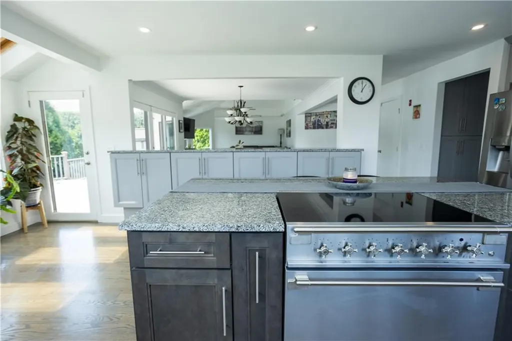 9 Katelan Court Cranston RI 02921