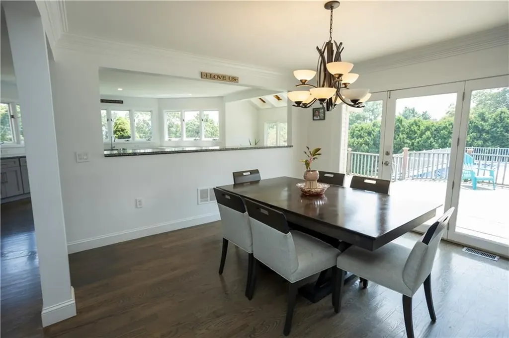 9 Katelan Court Cranston RI 02921