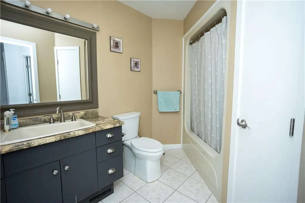 9 Katelan Court Cranston RI 02921