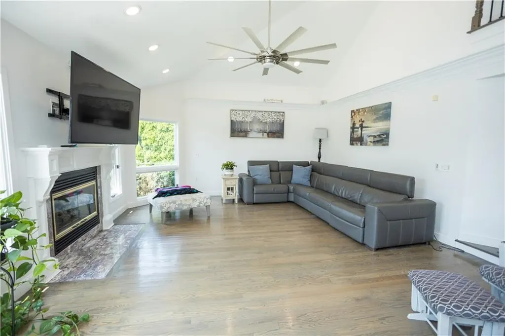 9 Katelan Court Cranston RI 02921