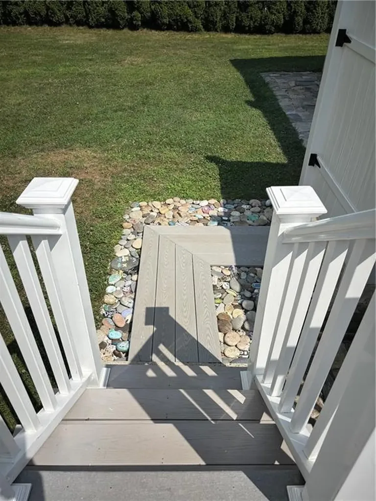 18 South Lewis Street Charlestown RI 02813