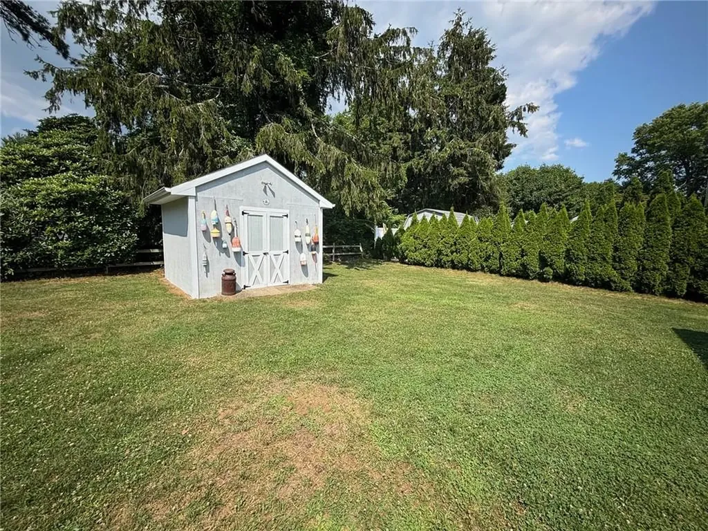 18 South Lewis Street Charlestown RI 02813