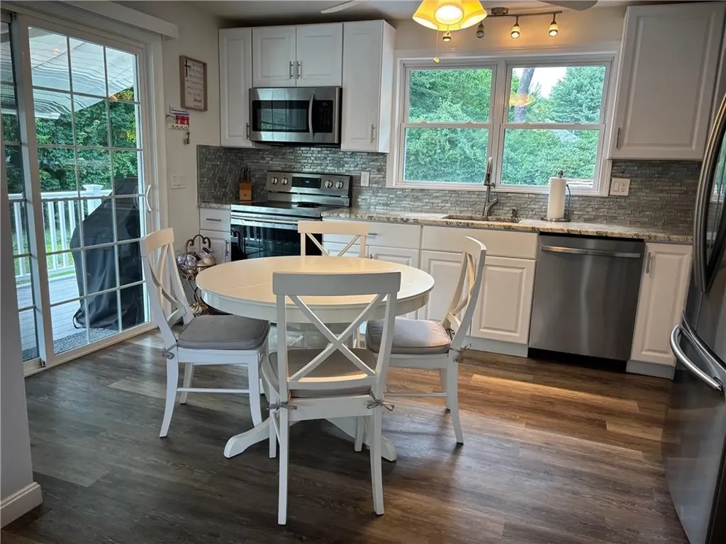 18 South Lewis Street Charlestown RI 02813