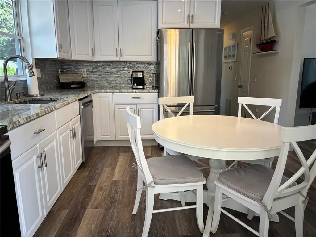 18 South Lewis Street Charlestown RI 02813