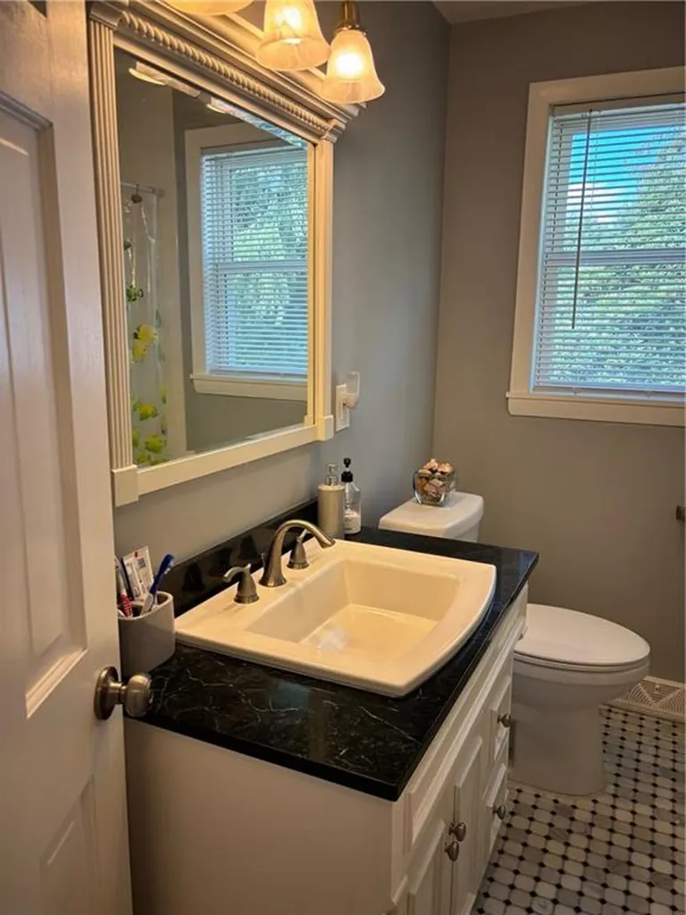 18 South Lewis Street Charlestown RI 02813