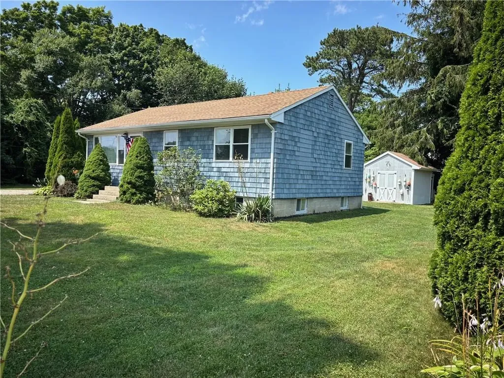 18 South Lewis Street Charlestown RI 02813