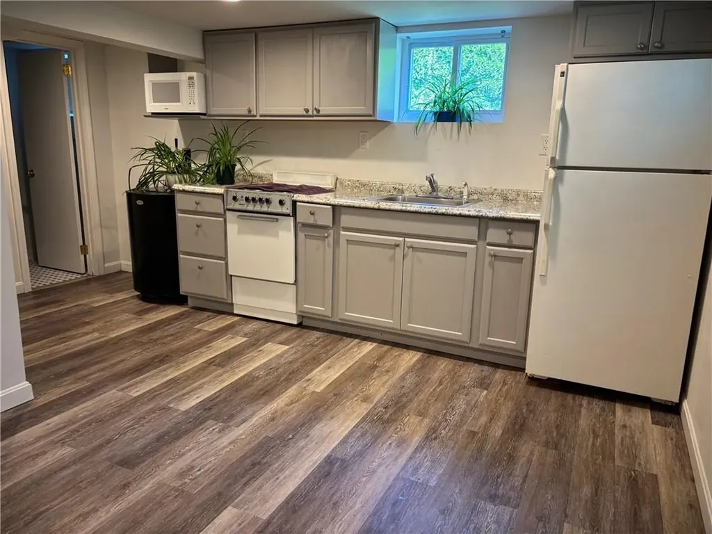 18 South Lewis Street Charlestown RI 02813