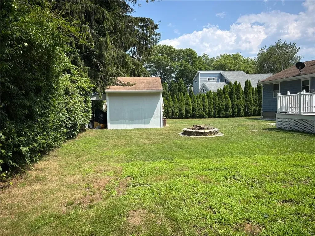 18 South Lewis Street Charlestown RI 02813
