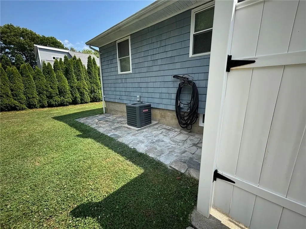 18 South Lewis Street Charlestown RI 02813