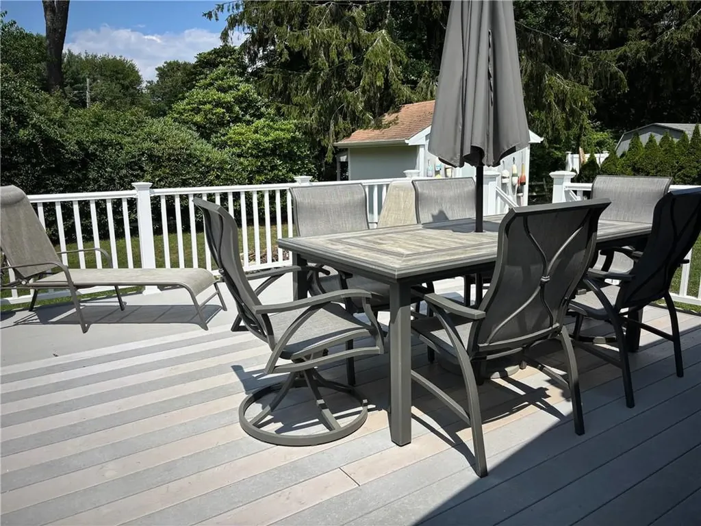 18 South Lewis Street Charlestown RI 02813