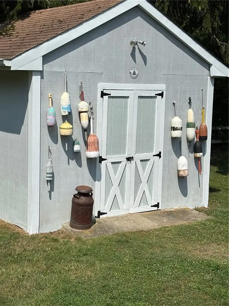 18 South Lewis Street Charlestown RI 02813