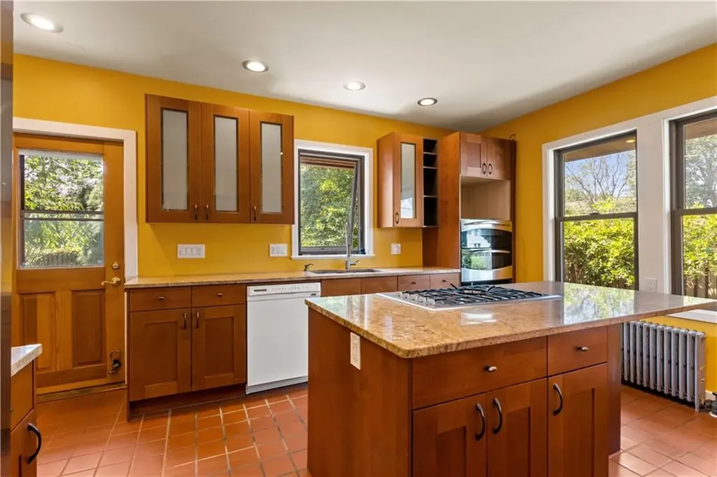 120 Smith Street Cranston RI 02905
