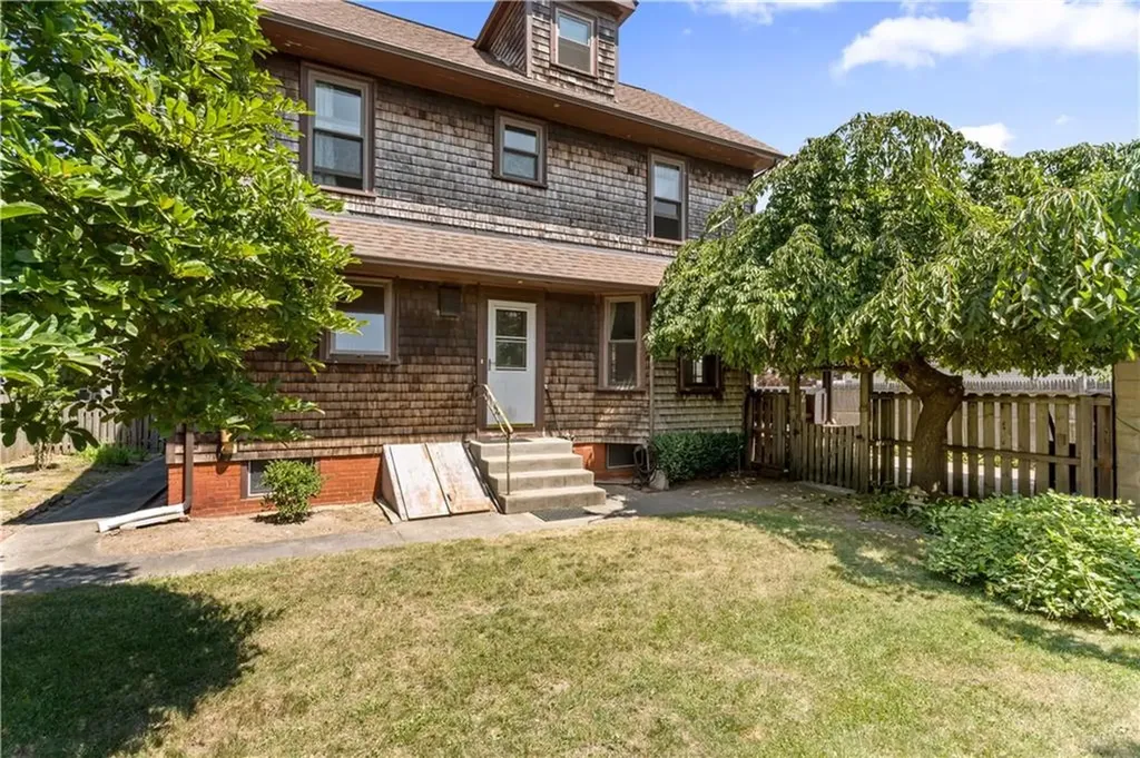 120 Smith Street Cranston RI 02905