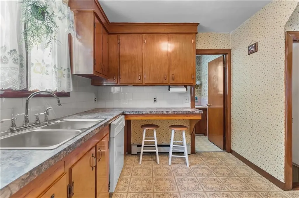 101 Arlington Avenue Warren RI 02885