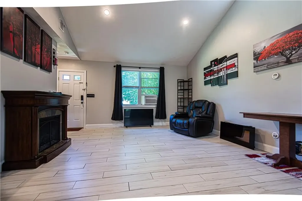 69 Junction Street Warwick RI 02889