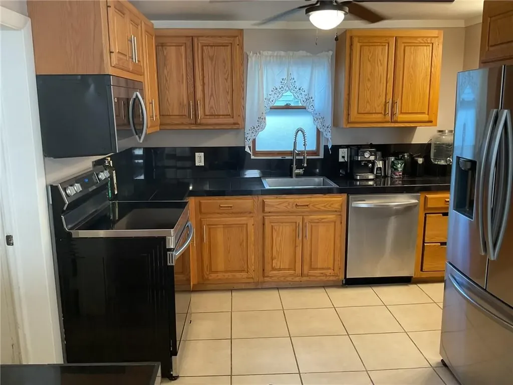 39 Ottawa Avenue Warwick RI 02889