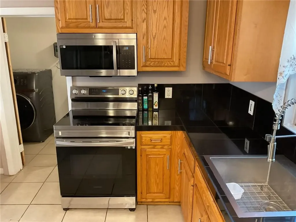 39 Ottawa Avenue Warwick RI 02889