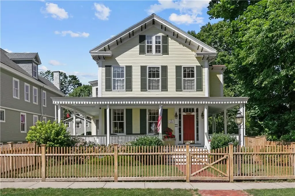 22 Greenough Place Newport RI 02840