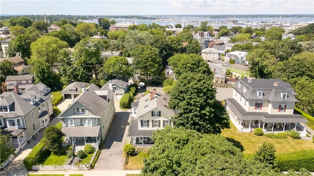 22 Greenough Place Newport RI 02840