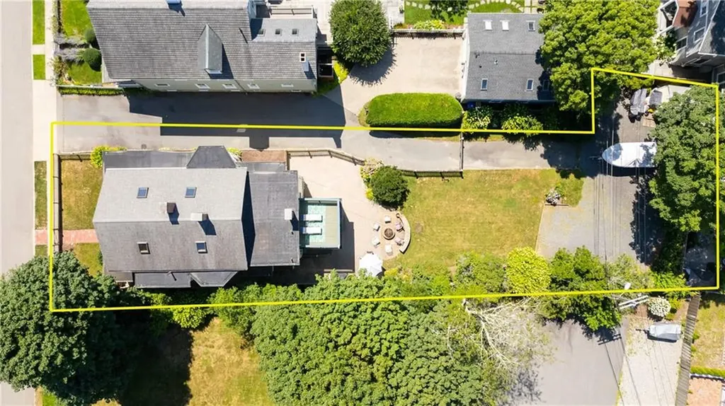 22 Greenough Place Newport RI 02840