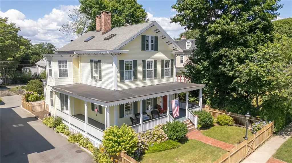 22 Greenough Place Newport RI 02840