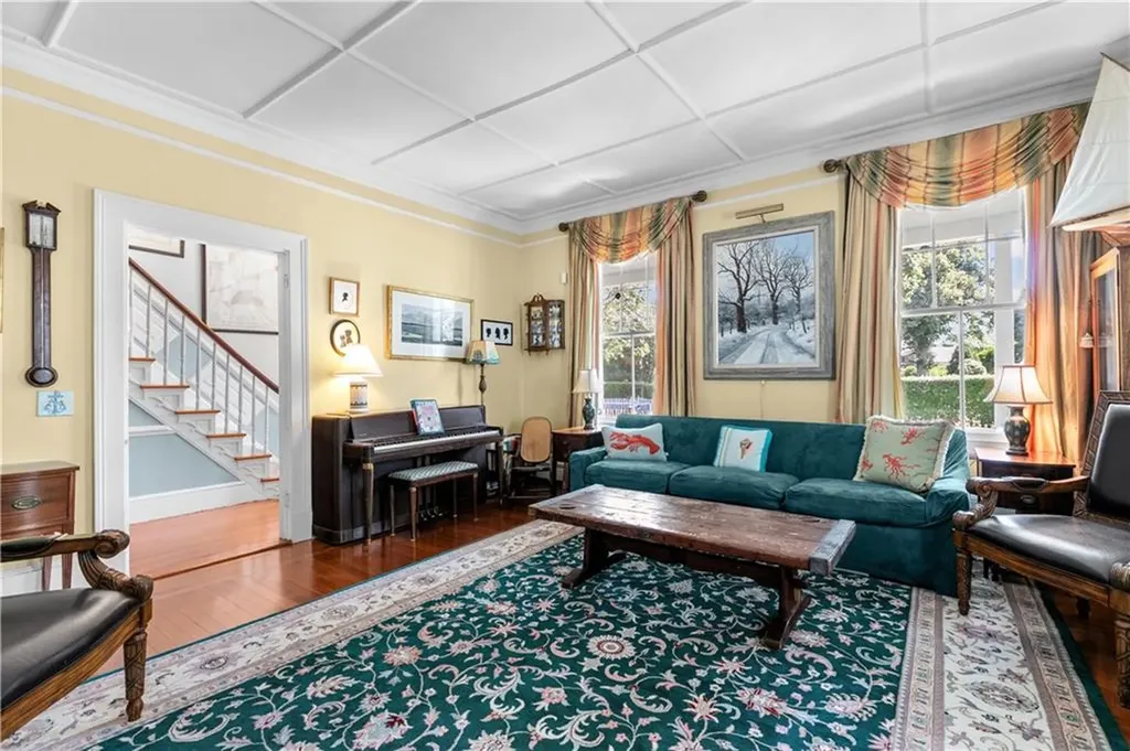 22 Greenough Place Newport RI 02840