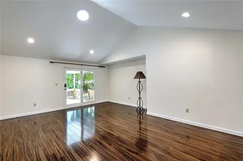 12 Valley Lane Portsmouth RI 02871