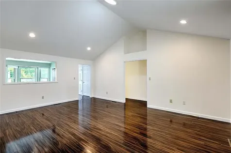 12 Valley Lane Portsmouth RI 02871