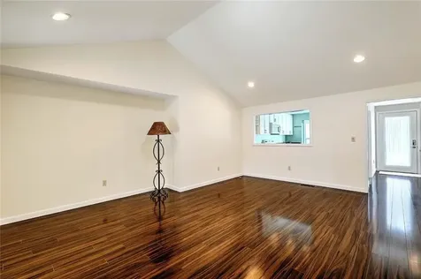 12 Valley Lane Portsmouth RI 02871