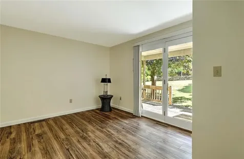 12 Valley Lane Portsmouth RI 02871