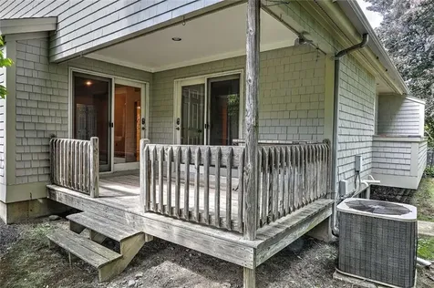 12 Valley Lane Portsmouth RI 02871