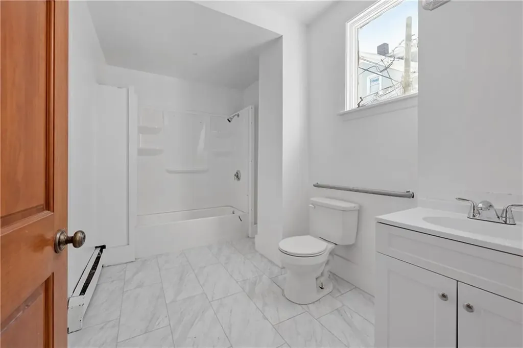 58 Hamlet Avenue Woonsocket RI 02895
