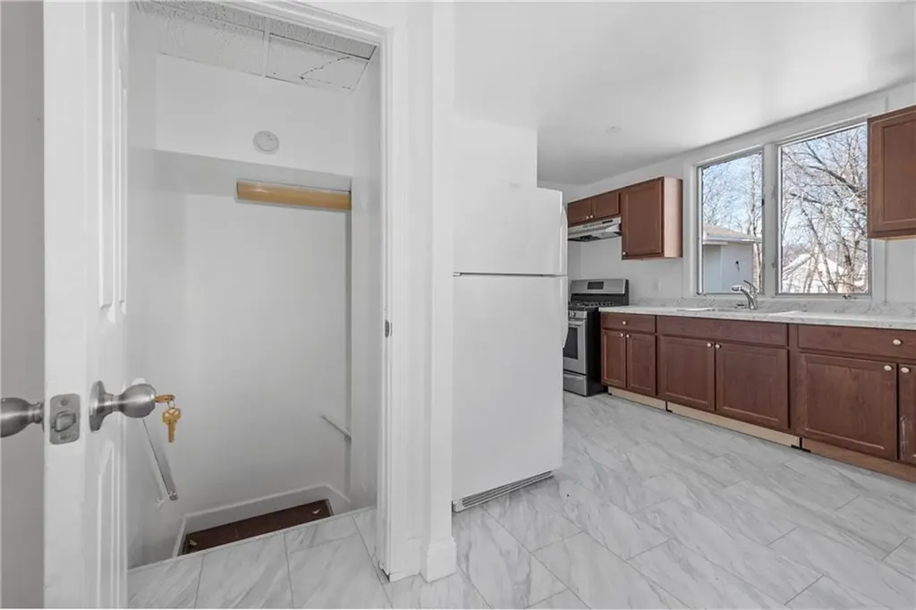 58 Hamlet Avenue Woonsocket RI 02895