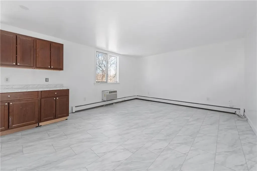 58 Hamlet Avenue Woonsocket RI 02895