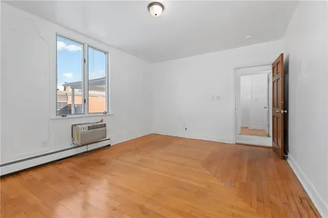 58 Hamlet Avenue Woonsocket RI 02895