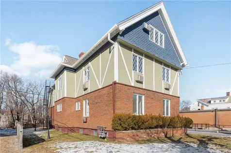 58 Hamlet Avenue Woonsocket RI 02895