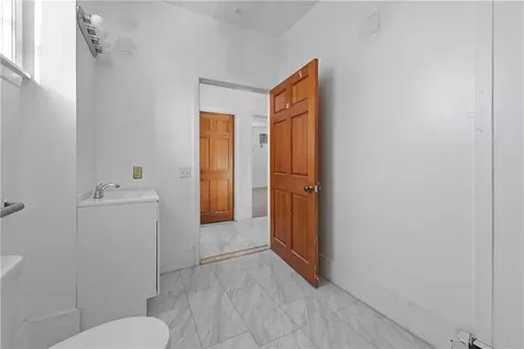 58 Hamlet Avenue Woonsocket RI 02895