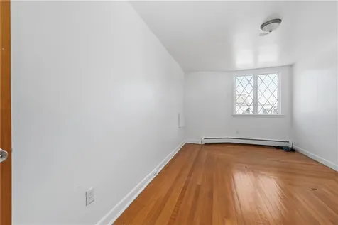 58 Hamlet Avenue Woonsocket RI 02895