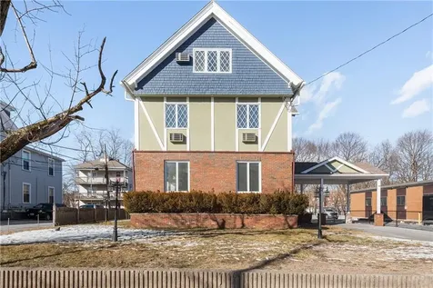 58 Hamlet Avenue Woonsocket RI 02895