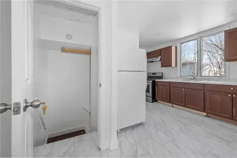 58 Hamlet Avenue Woonsocket RI 02895