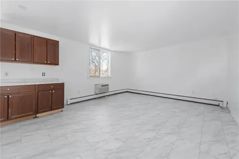 58 Hamlet Avenue Woonsocket RI 02895