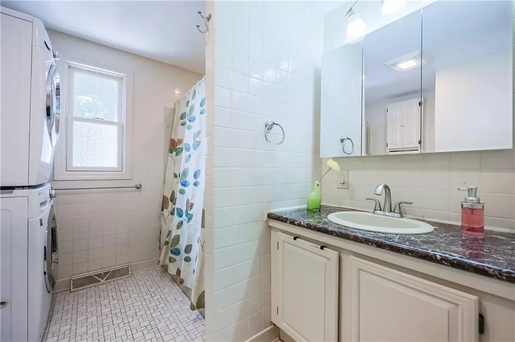 15 Blue Jay Drive Cranston RI 02920