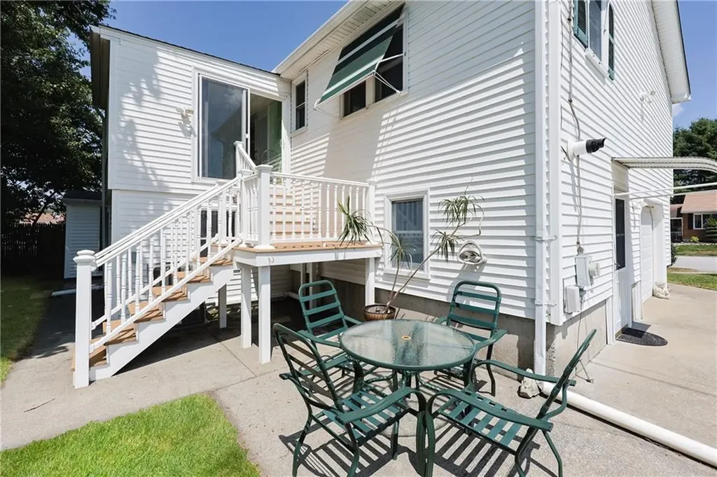 15 Blue Jay Drive Cranston RI 02920